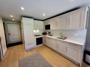 Cascades, 3 bedroom chalet with shared pool.