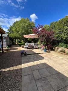 Lodge near Bath for relaxing getaway with Hot tub