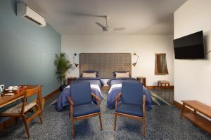 Jaali Blue