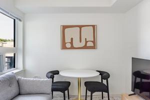 Blueground Ravenna rooftop nr Lake Washington SEA-920