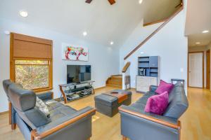 Mountain-View Blue Ridge Cabin Getaway with Fire Pit