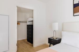 Blueground Chelsea rooftop pool nr High Line NYC-2142