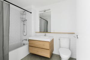 Blueground Chelsea rooftop pool nr High Line NYC-2142