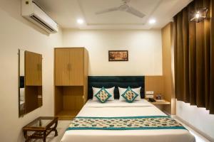 Hotel Triton Grand