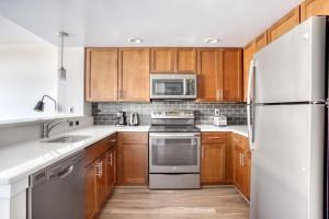 Blueground Ballston pool nr Arlington National Cemetery WDC-497