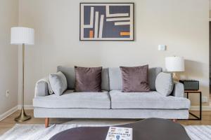 Blueground Santa Clara pool nr Central Park SFO-2067