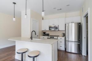 Blueground Scofield Farms pool nr Walnut Creek Park ATX-361