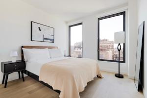 Blueground Chelsea rooftop pool nr High Line NYC-2145