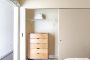 Blueground PikePine balcony nr Capitol Hill SEA-960