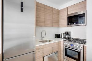 Blueground Midtown East fitness center nr UN NYC-1999