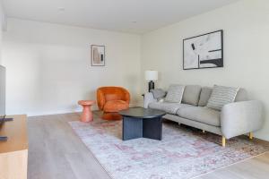 Blueground Midtown pool nr Stanford Park SFO-1868