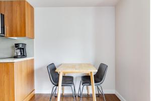 Blueground West Bellevue wd nr park SEA-833