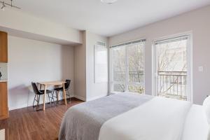 Blueground West Bellevue wd nr park SEA-833