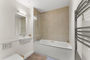 Central Leicester Luxury, 2 Bed 2 Bath, Sleeps 6
