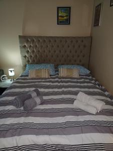 Elegant F1 proche tramway et plage