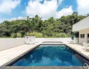 INGLESES APART poucos passos da Praia Apto para até 4 pessoas