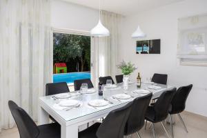 Holiday home-Villa Bile, 50m from the sea, pool