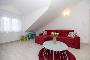 Holiday home-Villa Bile, 50m from the sea, pool