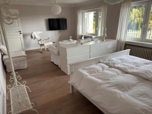 Wohnen am Waldrand, zentral und ruhig mit Terasse