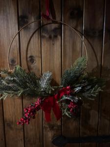 Four seasons with hot tub Country retreat