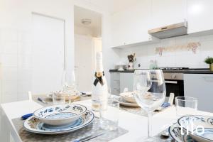 Beach 8M| 2BR| Parking by Tilo