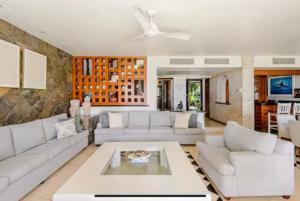 Excellent ocean view beach house