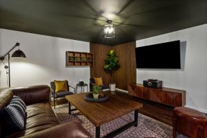 Tranquil Hocking Hills Cabin For 4-Hot Tub Games