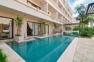 Boho Suite with Swim-Up Pool - La Veleta