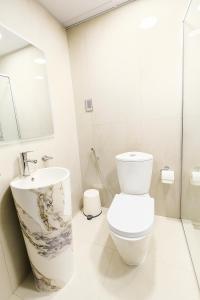 Modern Studio with Balcony - Close to Metro & Marina