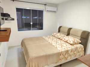 House in Downtown East Beach with Air Conditioning