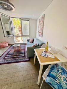 AMBER APARTMENTS - PINK STUDIO