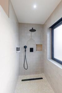 La Roseraie - SPA Privé - Parking Gratuit - Jacuzzi - Familial - Professionnel