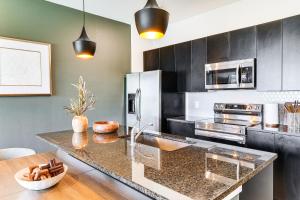 4 Mi to Disney! Pet-Friendly Home with Pool Access