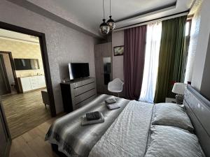 A p a r t m e n t AnnaMari O l d T b i l i s i