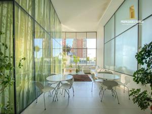 Departamento con Terraza, Vista al Mar y Piscina en Viña