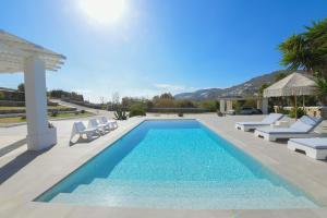 Villa "Kalli" with private pool - beachfront - Kalo Livadi