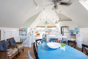 Walk to Duck Soundfront w Pool Firepit Cornhole