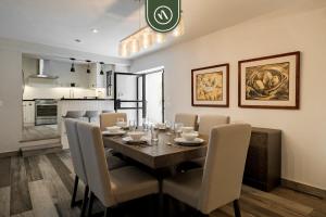 Amazing House in City Center - Rooftop - Skyline