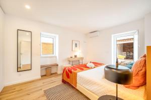 Vila Amorim - Stylish 4BR Home with Jacuzzi