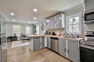 Group Getaway 1 Mile From Hunter Mtn with Fire Pit