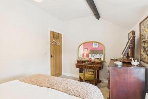Beautiful, Pet Friendly Apartment - The White Lion