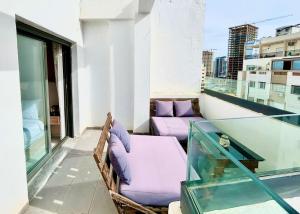 Urban Escape and Modern Comfort at Corniche