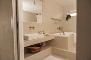 Countryside Retreat with hot tub