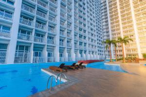 SkyCityViewCondotel Breeze Residences Staycation near WTC,PICC,MOA,NAIA,US Embassy