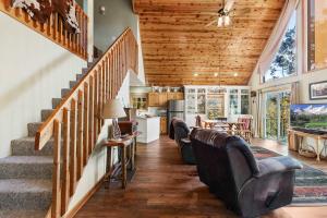 Green Forest Lodge - Pet Friendly