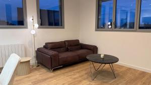 T2 neuf marbre et or - écran géant - Netflix