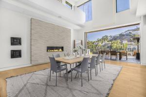 Prestigious Hillside Villa W. Pool, Theater, Views