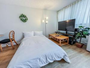 Two Amazing Views in One Spacious Condo Getaway