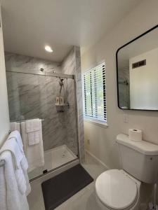 Newly Renovated Lakefront with Dock