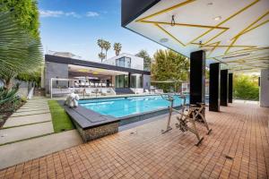 Ultra Luxurious Villa in the Beverly Hills Flats